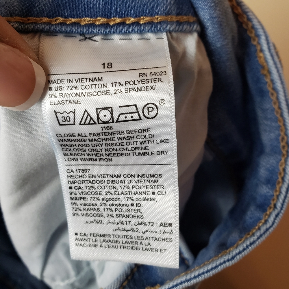 OLD NAVY Light Wash Super Skinny Jeans - Picture 9 of 10